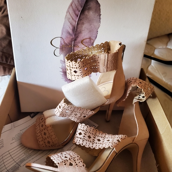 Suede 7.5 NWT J. Simpson Heels - Picture 4 of 13